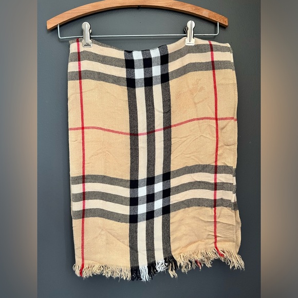 Burberry classic check archive beige with equestrian knight scarf unisex - Picture 1 of 7